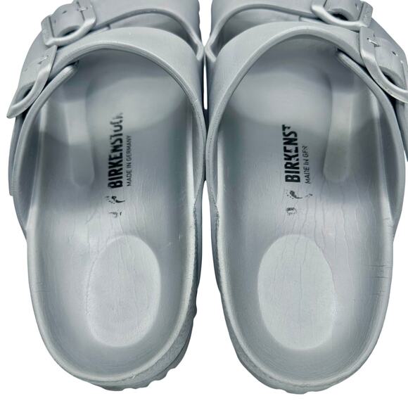 Birkenstock | Women | Arizona Essentials Metallic Silver Light Sandals | 9-9.5 - Picture 8 of 15